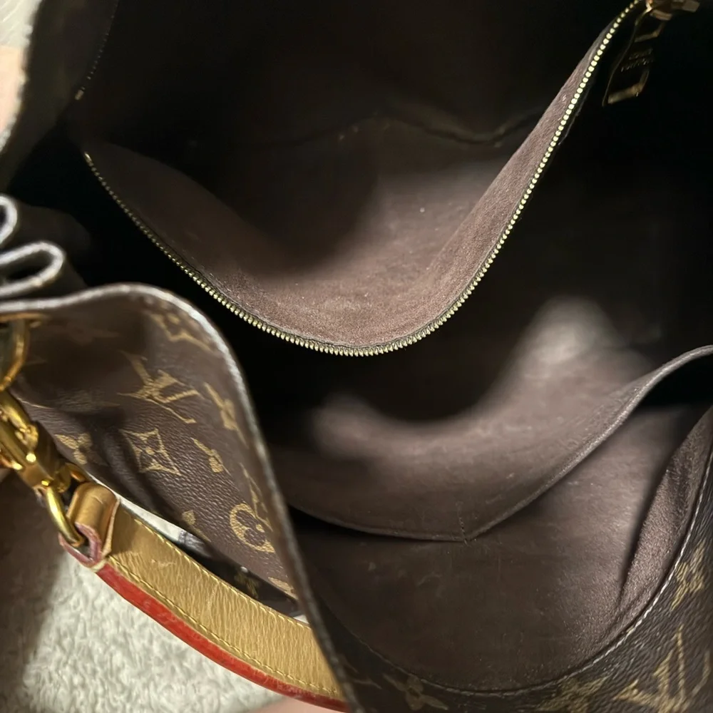 Louis Vuitton Monogram Metis Shoulder Bag - Picture 7 of 9